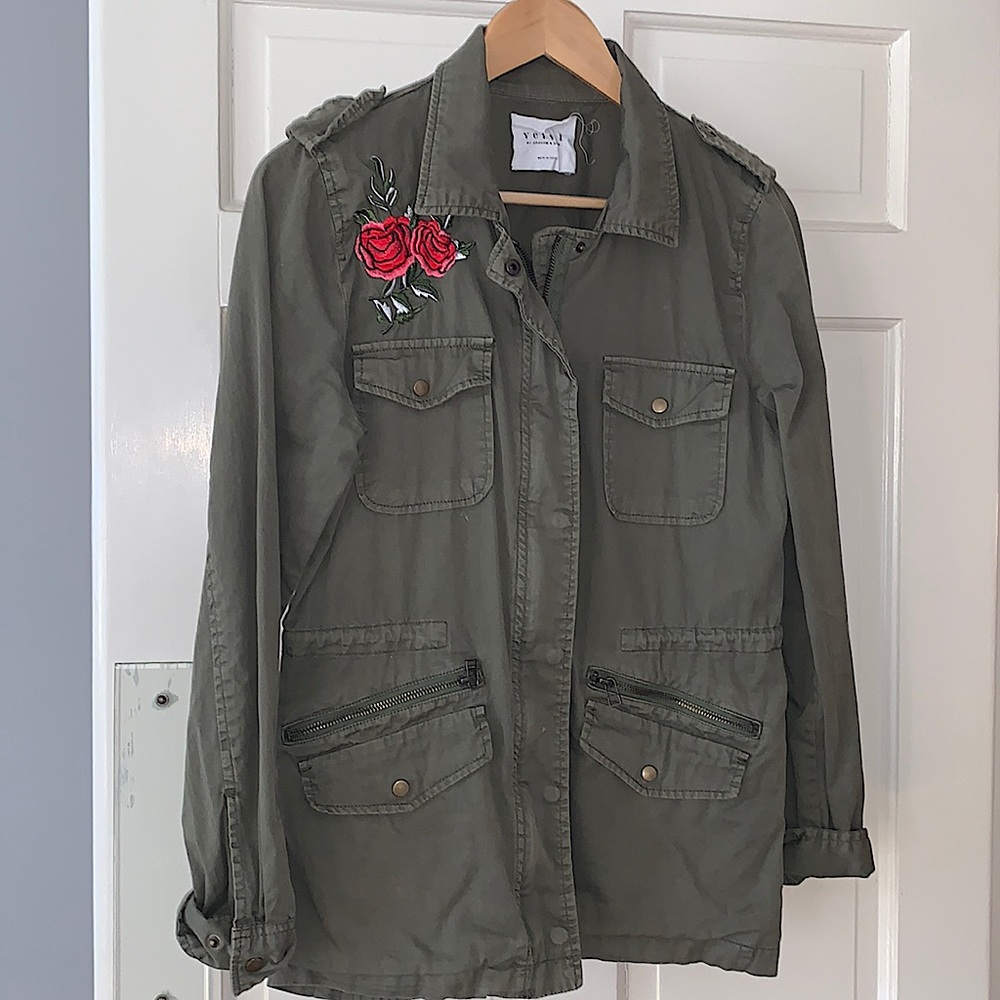 Lightweight military jacket